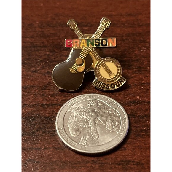 Branson Missouri Guitar Banjo Lapel Hat Pin - Picture 2 of 3
